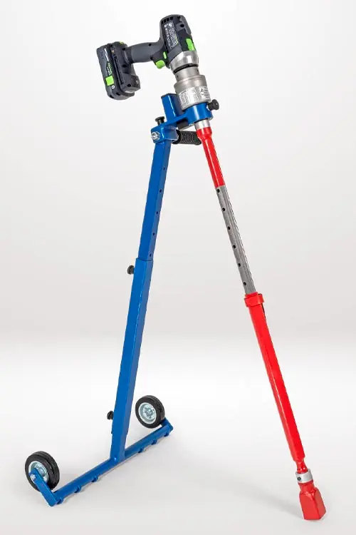 Accu-aangedreven afsluiteraandrijving Wero GMS 300P (tot 300 Nm) (inclusief: haakse overbrenging, verstelbare steunpoot, zijhandgreep, telescopische vierkante stang, vierkant 3 mm, 2 × 4 Ah batterijen, snellader 6 A)