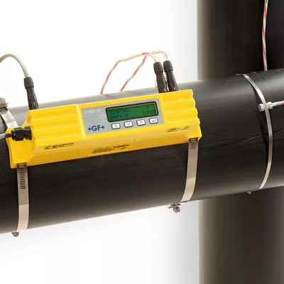 Débitmètre à Ultrasons + Température (PT100) Georg Ficher U1000 V2 "Clamp-on" sur tout type de tuyau. Affichage digital. Modbus, 4-20mA, Pulse, Alarme. Précision +-3%. Alimentation 24V, 5m de câble